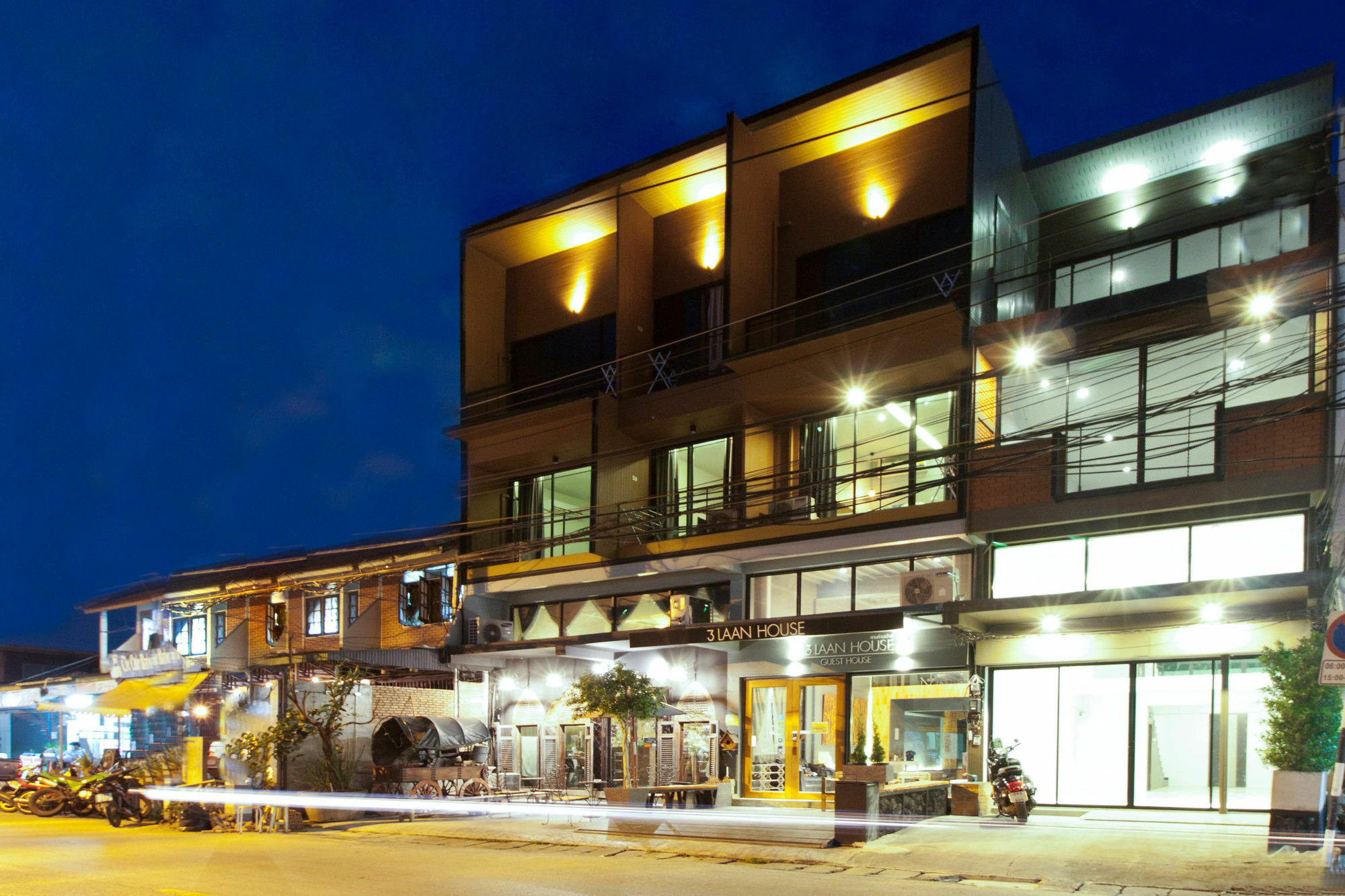 3 Laan House 3*